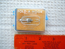 FISHING LURE LEISURE HOURS  FOLD A HOOK INSTRUCTIONS INCLUDED