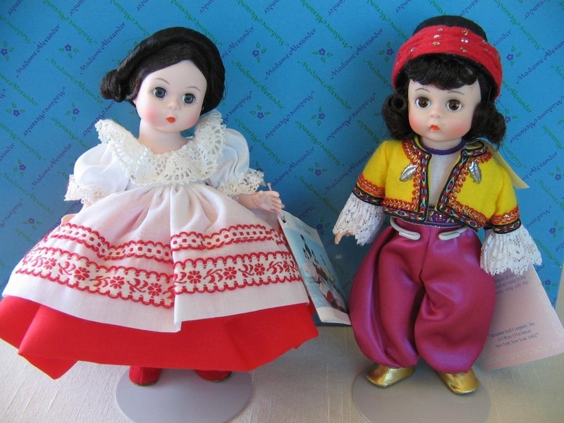 Madame Alexander 8" Russia #574 (1985-87) and Anatolia #524 (1987)