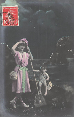 CP DIE NACHT FRAU AM WASSER MIT KESCHER UND KIND