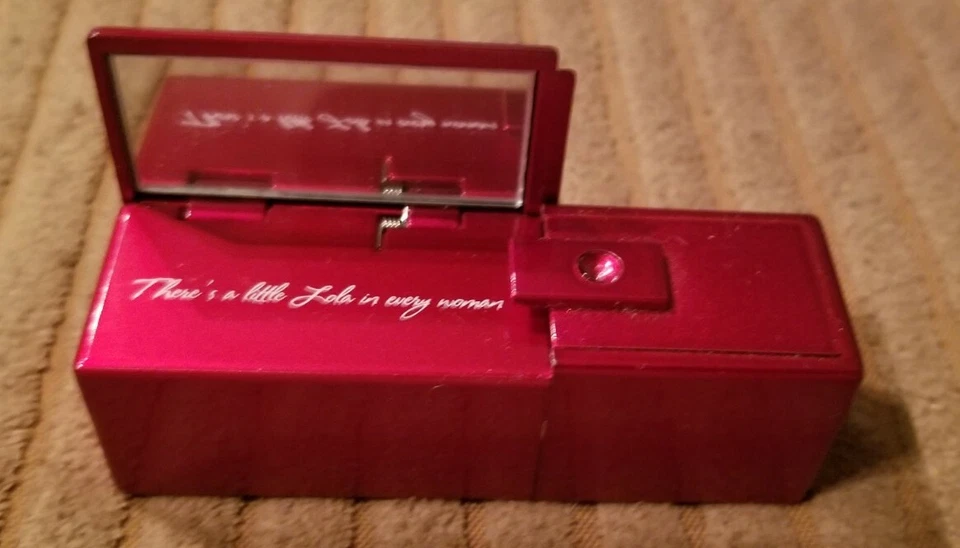 LOLA FLAUNT LÁPIZ LABIAL NUEVO ESTUCHE TIENE ESPEJO ABATIBLE ROSA LOLA POR MONEDERO MAQUILLAJE LONDRES Foto 4 de 4