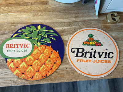2 x Britvic Vintage Fruchtsaftuntersetzer Bierdeckel Cocktailbar Sammlerstück