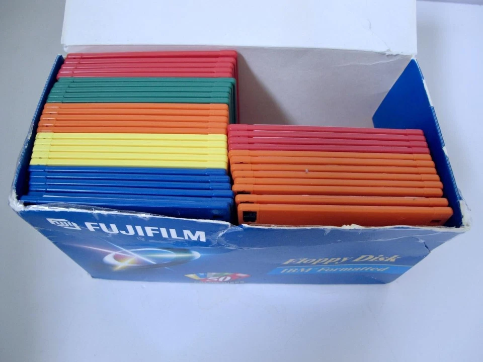 39 Vintage Fujifilm Color Floppy Disks IBM Formatted 3.5" Double Sided 1.44MR - Image 2 of 4