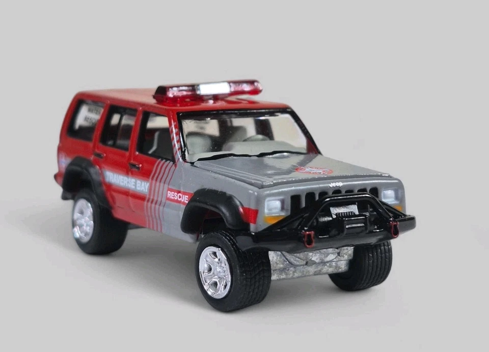 JEEP CHEROKEE XJ BAY RESCUE Rare Diorama Collectible DieCast Model 1:64 LOOSE - Image 3 of 4