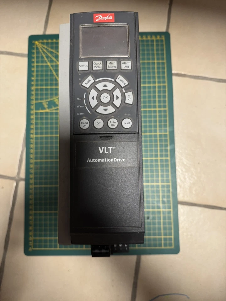 DANFOSS VLT Frequenzumrichter FC-302P2K2T5E20H1BGCXXXSXXXXA0BXCXXXXD0 - Bild 2 von 3