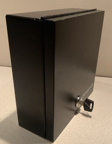 Honeywell Small Steel Key Locking Money Keys Valuables Box 6.75” x 6.75” x 2.75” - Picture 4 of 8