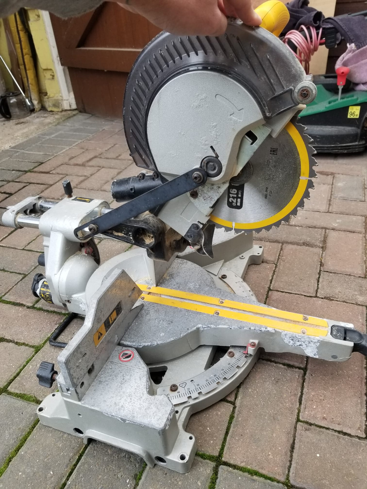 Dewalt DW017 216mm Mitre saw 24V Cordless Heavy Duty Professional Chop