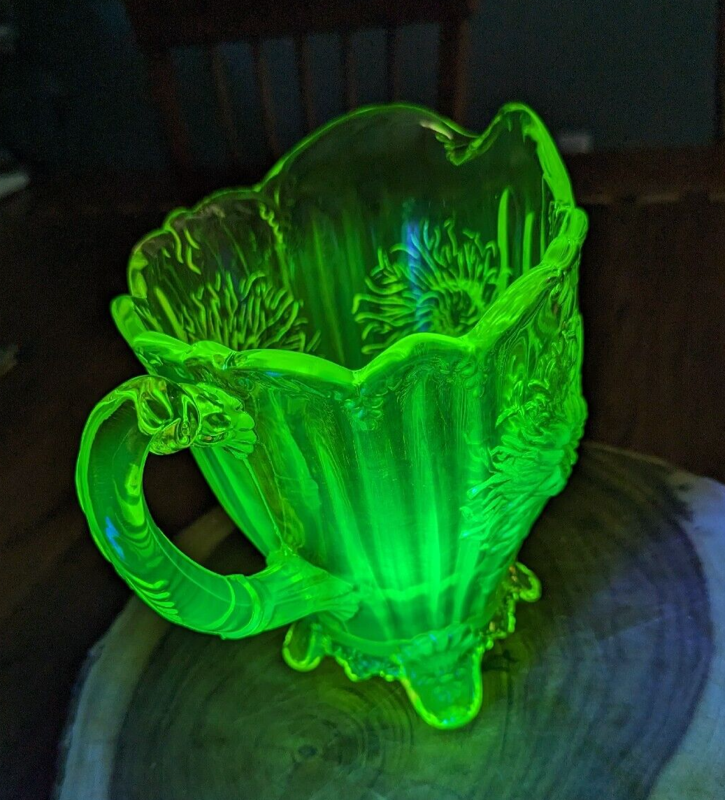 URANIUM MOSSER ART GLASS CAMBRIDGE OHIO VASELINE DAHLIA PATTERN