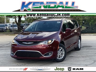 2020 Chrysler Pacifica Touring 2020 Chrysler Pacifica Touring 20 Miles Velvet Red Pearlcoat 4D Passenger Van 3.