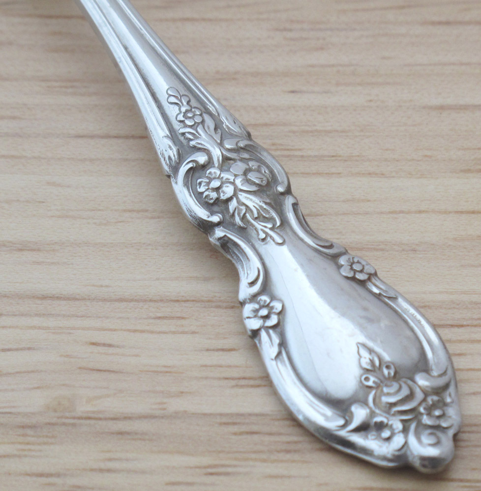 Oneida Louisiana Oval Soup Spoons Stainless Steel Community Floral Tip