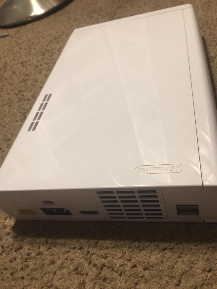 Nintendo Wii U 8GB Handheld System Tested Nintendoland game White