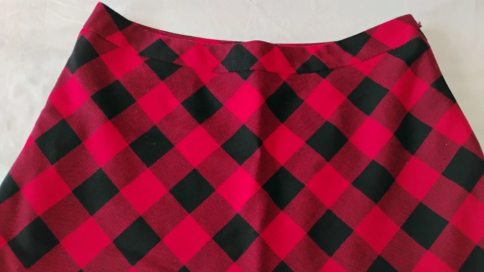 Talbots Skirt Fit And Flare Red Black Buffalo Check Midi Sz 4 Fall Winter Office - Image 2 of 4