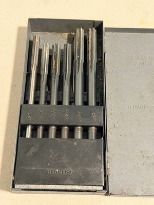 set of high-speed steel (HSS) or cobalt chucking reamers (lot Of 6) W Case