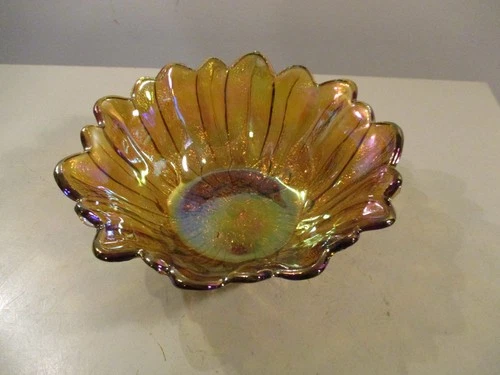 1960s-1970s Indiana Glass Iridescent Amber Sunflower Bowl No Reserve