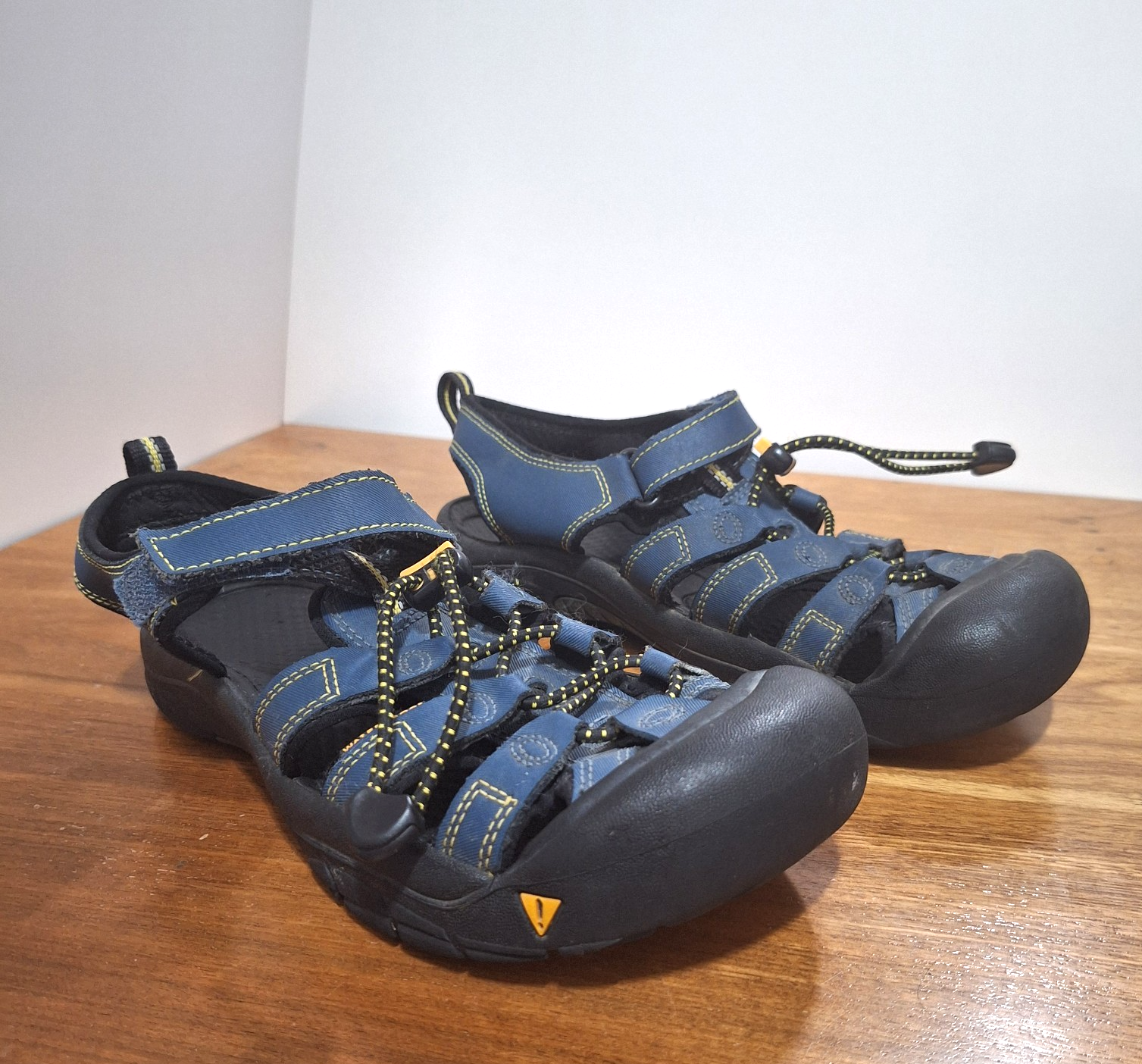 Sandali Keen donna taglia 6 blu navy punta chiusa impermeabili escursionismo campeggio