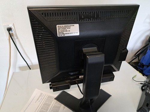 LOT- 12 Dell Monitor VGA DVI 19" P190S P190St -BLK +Speaker Bar - Picture 3 of 3