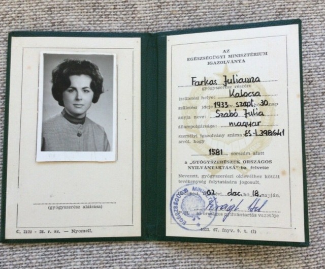 Pharmacist Photo ID booklet -Obsolete medicine pharmacy document Hungary 1962 Pharmacist Photo ID booklet -Obsolete medicine pharmacy document Hungary 1962