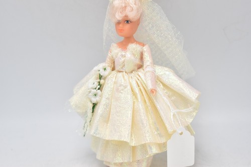 Vintage 1970s Simba Doll – Twistable Waist – Wedding Dress – 18cm - Picture 20 of 24