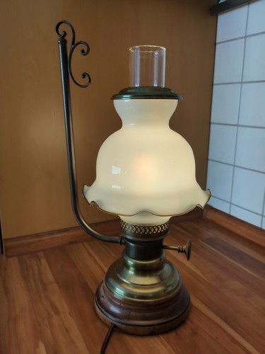 Alte Tischlampe Messing Holz Glas .43 cm Leuchte. Top Zustand.