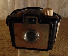 Kodak Brownie Bullet Camera Circa 1957-64 - Dakon Lens