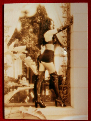 JULIE STRAIN - QUEEN OF THE B MOVIES - Card #23 - FINALLY GOT A BOYFRIEND
