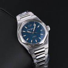 Girard-Perregaux Laureato 42mm Blue Dial 81010-11-431-11A NEW 2026 4