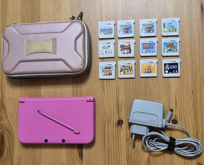 Nintendo 3DS XL Rosa 3D-Konsole 4GB PAL mit Netzteil, Tasche & Spielen