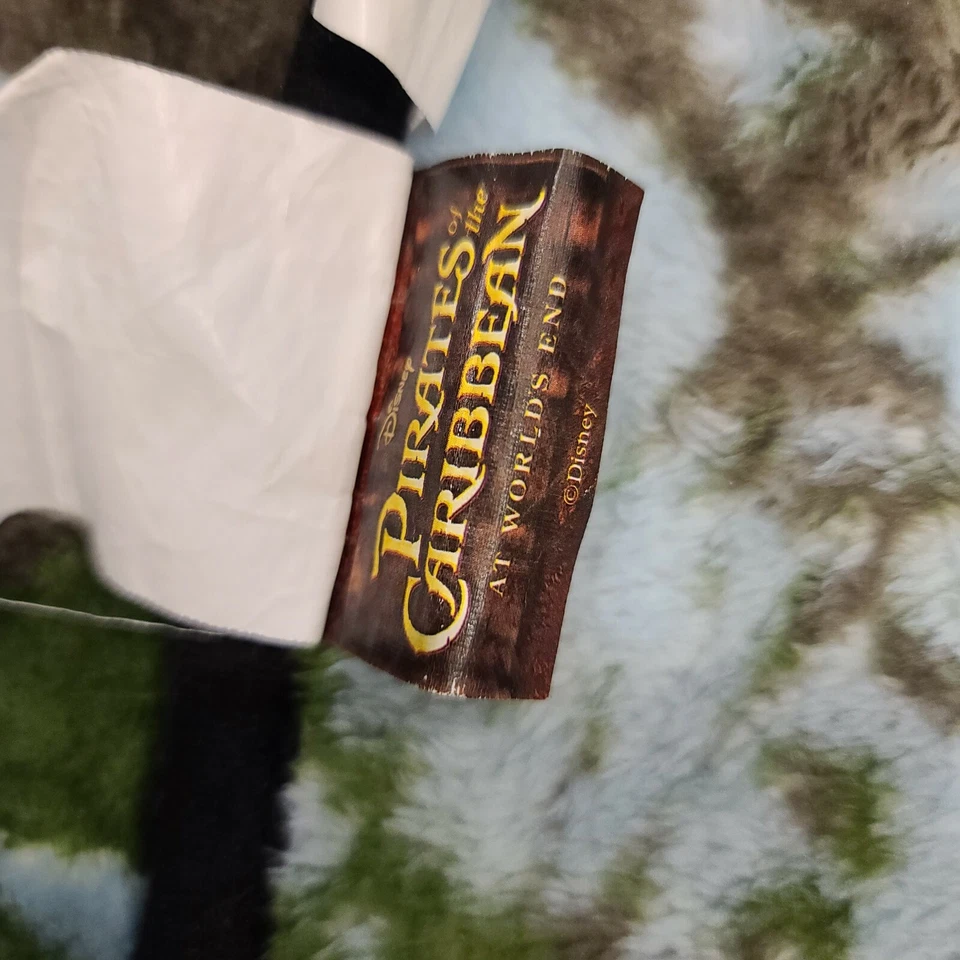 Espada Piratas do Caribe Throw Captain Jack Sparrow Disney 50” X 56” - Imagem 4 de 4