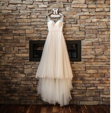 BHLDN Wedding Dress Size 2 (preowned - excellent condition)