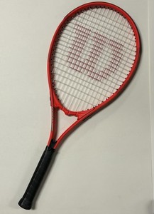 Wilson TWO BLX 110 Gripsize: L3 (4 3/8) besaitet NEU Wilson TWO BLX 110 Gripsize: L3 (4 3/8) besaitet NEU