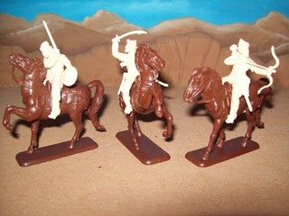 Show find ! Three different mounted Italeri Mongols with three horses 54mm OP