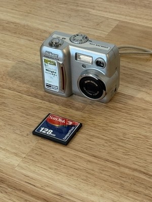 Nikon Coolpix 775 Vintage 2.0MP Compact Digital Camera Silver
