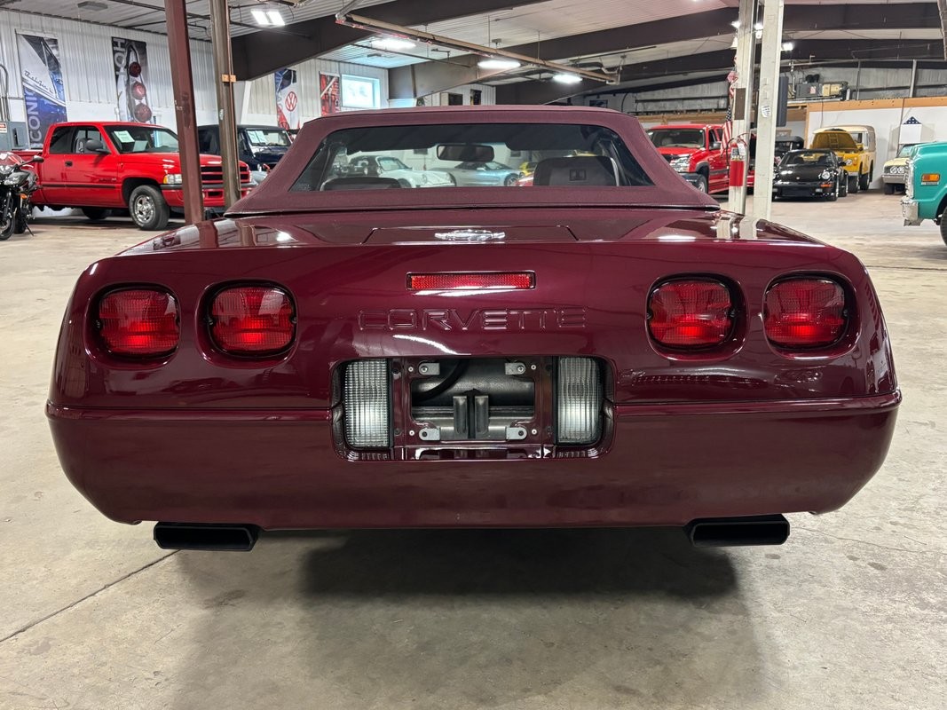 1993 Ruby Red Metallic Chevrolet Corvette   | C4 Corvette Photo 5