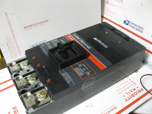 CUTLER HAMMER MH MH360800A 3 POLE 800 AMP TRIP BREAKER