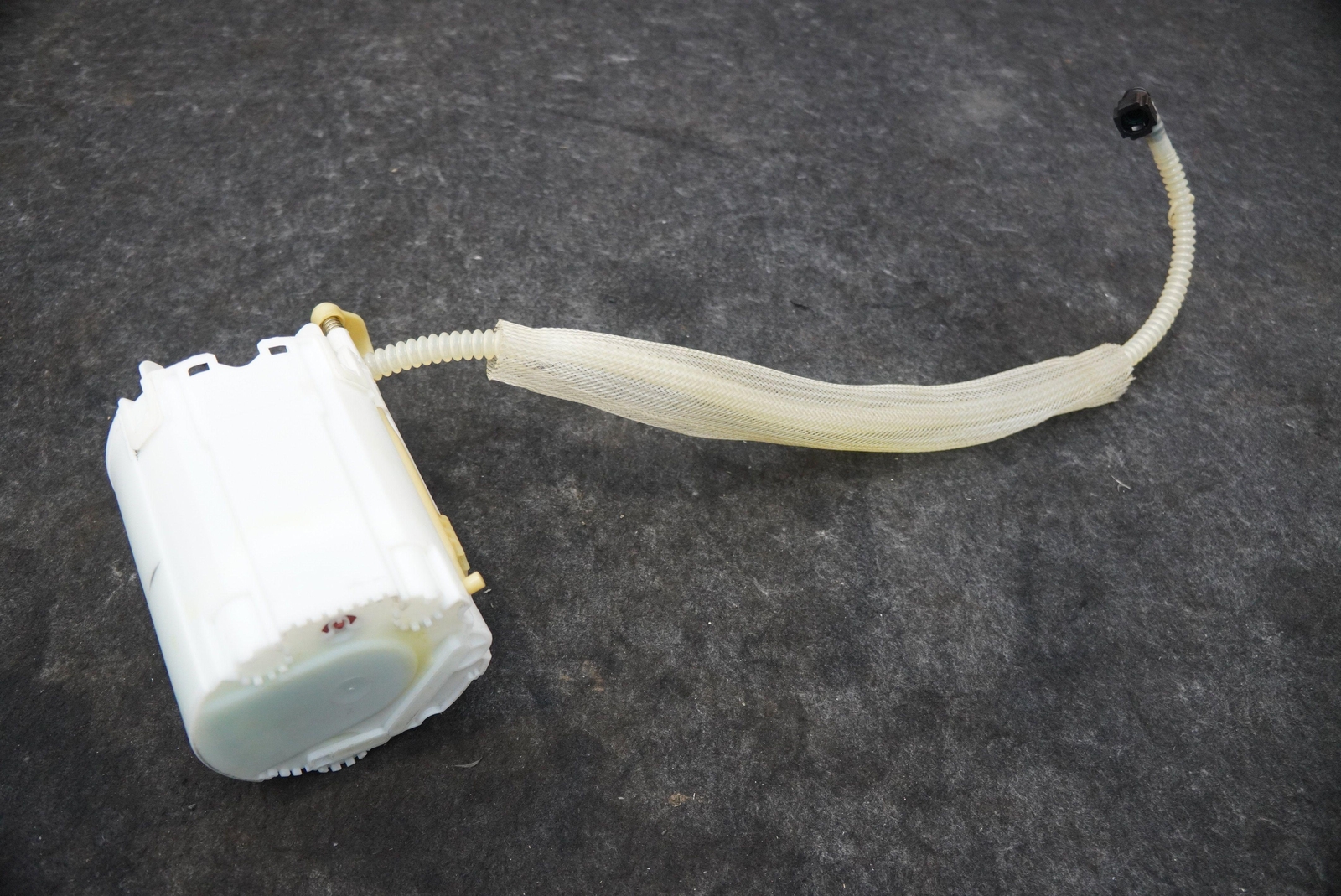Left Gasoline Gas Fuel Tank Pump Sender 272086 Oem Ferrari 488 Challenge 2018