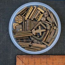 Lot de fers à dorer plaque matériel reliure dorure ancien cuir bronze laiton !