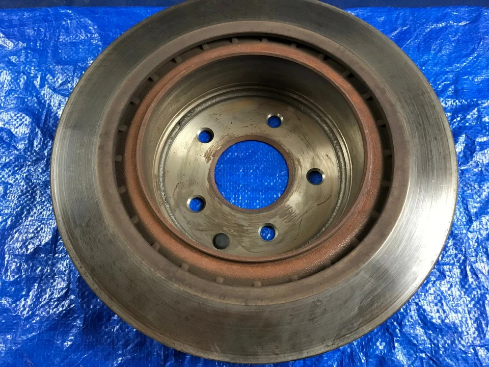 2011 INFINITI G37 SEDAN REAR LEFT & RIGHT SIDE BRAKE ROTOR PAIR # 58338 - Image 3 of 4