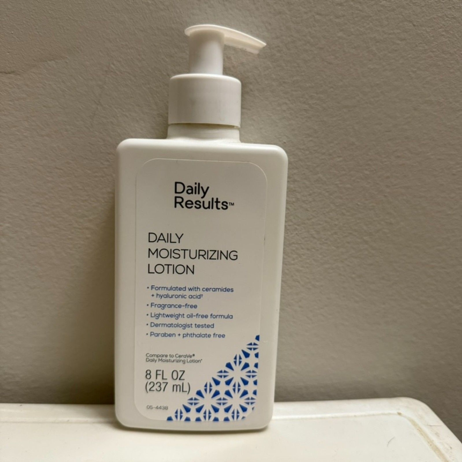 Daily Results Moisturizing Lotion with Ceramides & Hyaluronic Acid for Hydrated Skin
