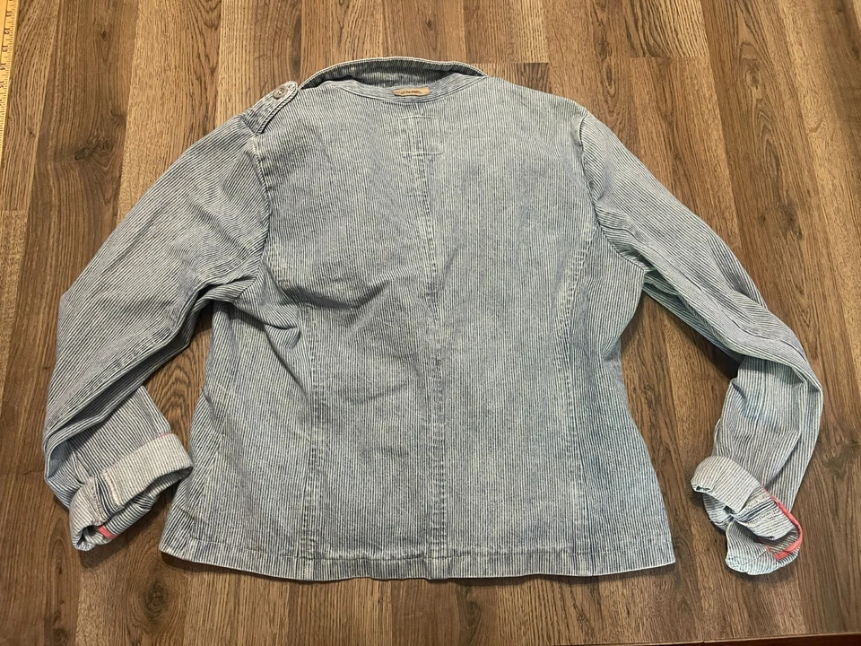 Chaqueta tallada con volantes, para mujer talla grande, azul, rayas, botones, bolsillos Foto 2 de 4