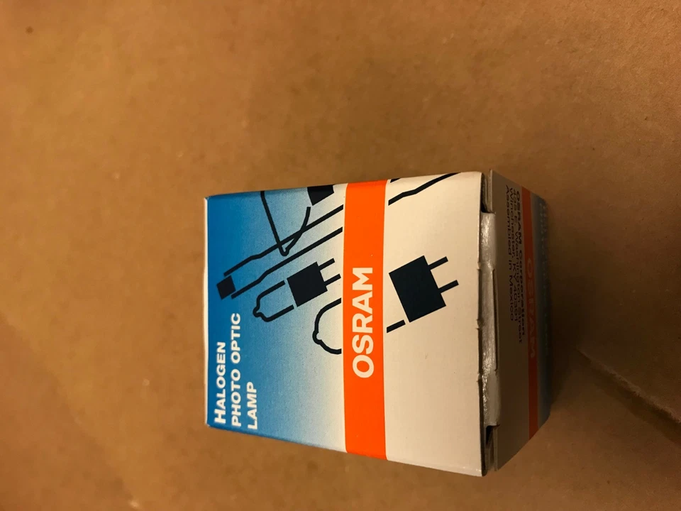 UNA BOMBILLA HALÓGENA ORIGINAL OEM OSRAM FHS 93520 NAED 54979 300W 82V GX5.3 Foto 4 de 4