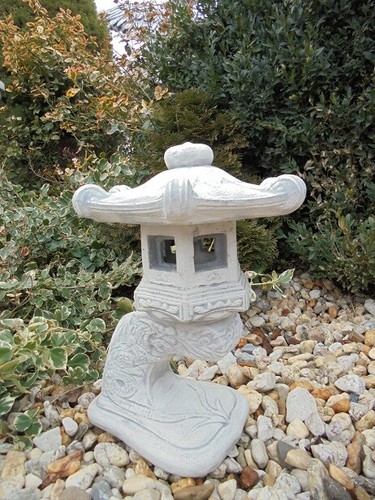 Steinlaterne-Japan-Lampe-Drachen-Steinguss-H-33-cm-Steinfiguren-Gartenfiguren