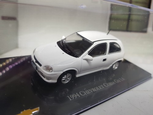 1:43 Scale Model Vauxhall Corsa GSi Opel 1.6 Mk1 White 1994 Diecast Car - Picture 6 of 10