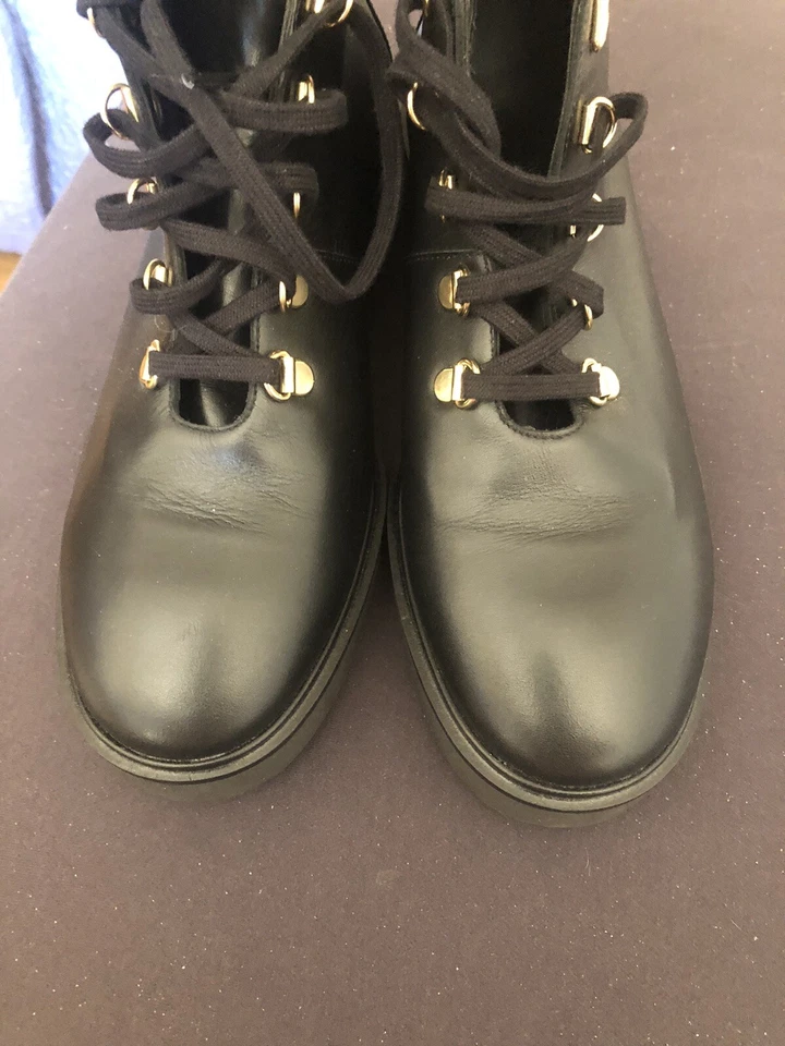 $600 STUART WEITZMAN boots BLACK LEATHER STACKED Sz 8.5 - Image 2 of 4