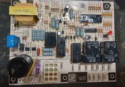 ZM12-00048 1068-83-4103 PCBAG123 1068-400 OEM Control Board of Goodman RTU