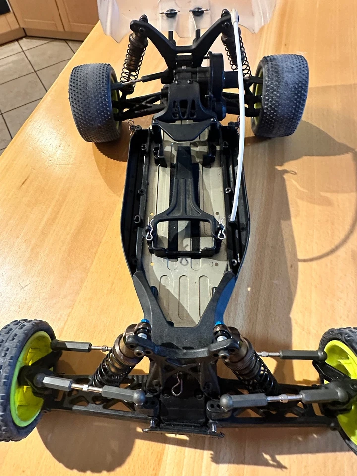 Kyosho Kit 1/10 RC Tout Terrain RB6  1/10 0925 - Photo 4/4