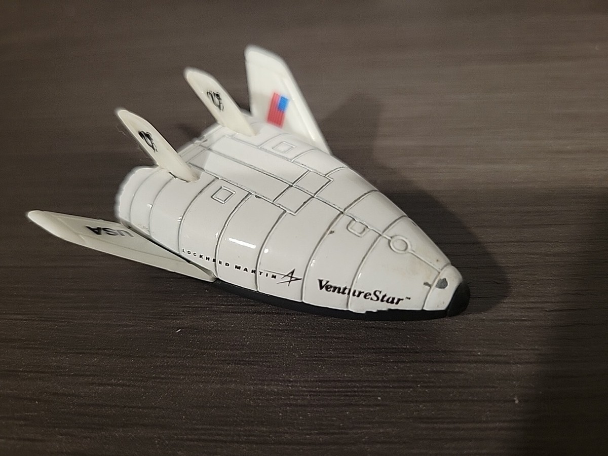 Matchbox 1999 Space Shuttle X-33 Lockheed Martin Venture Star