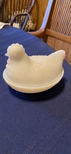 Vintage Hazel Atlas Small Milk Glass Hen On Nest