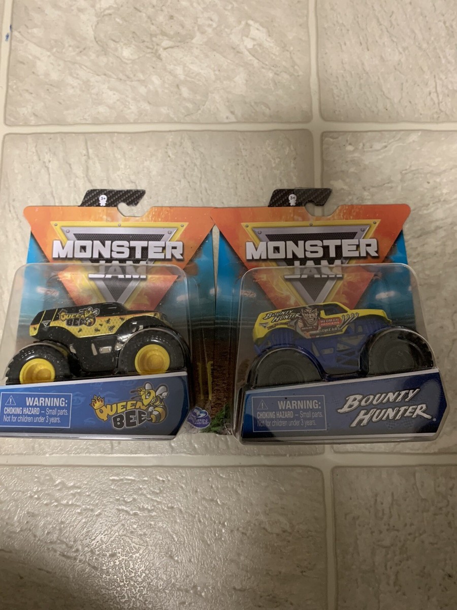 Monster Jam Spinmaster 2020 Queen Bee & Bounty Hunter Series