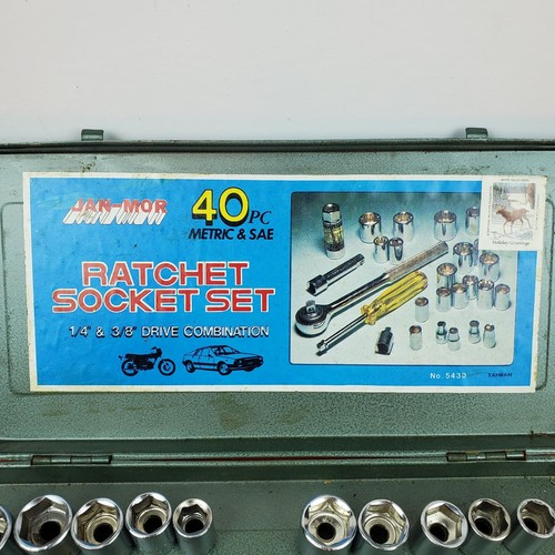 Jan Mor 40 Pc Ratchet Set With Metal Case And Locking Latches 1/4" & 3/8" Drive - Picture 7 of 8
