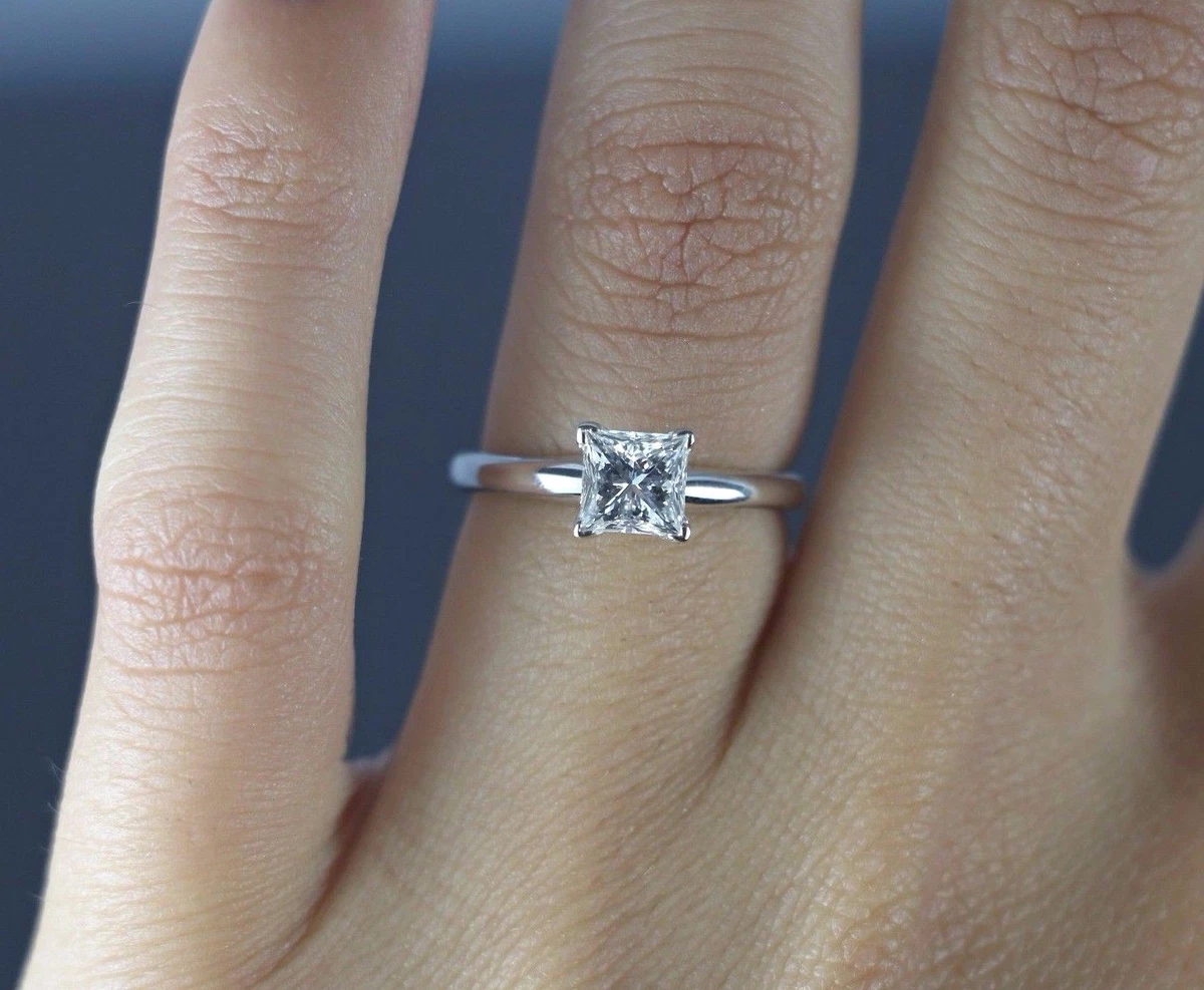 Zales leo best sale diamond