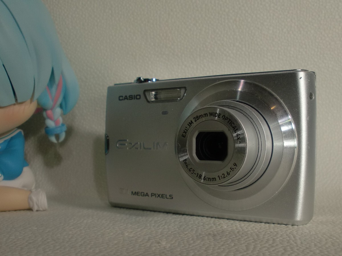 CASIO EXILIM ZOOM EX-Z250,f/2.6,9.3MP,4x,3in,Silver